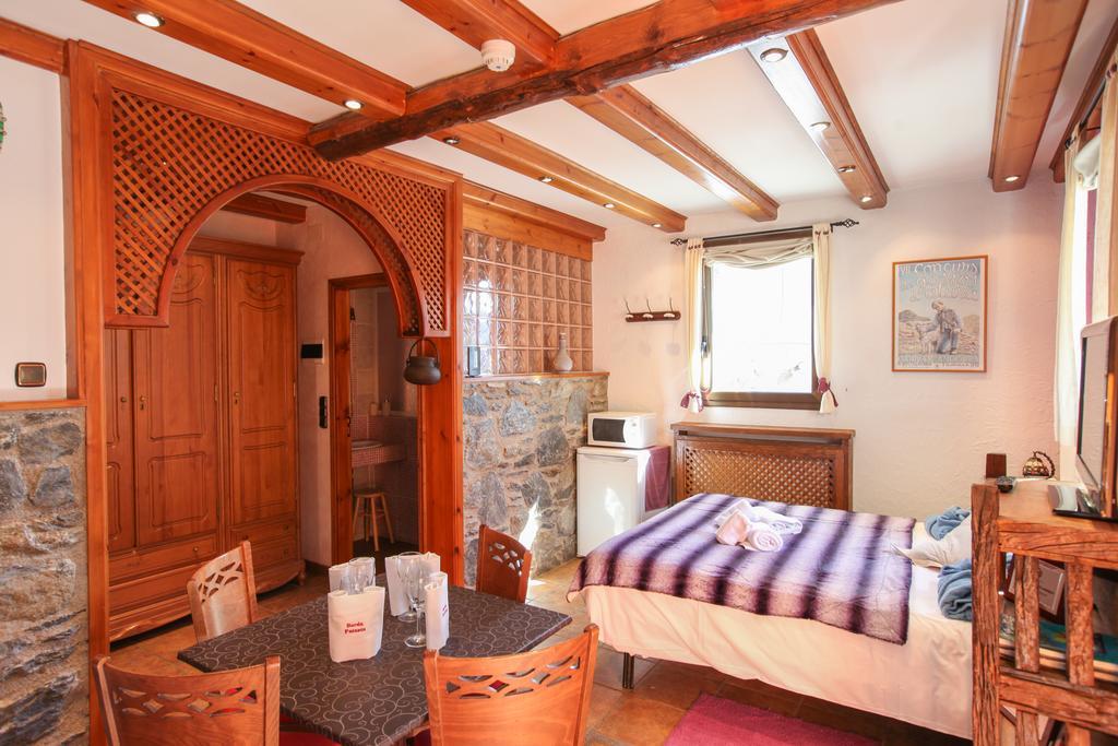 Casa Rural Restaurant Borda Patxeta Canillo Rom bilde
