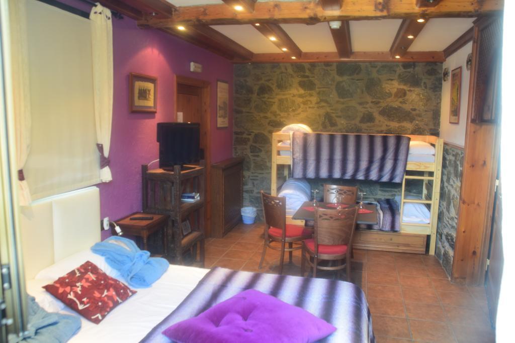 Casa Rural Restaurant Borda Patxeta Canillo Rom bilde